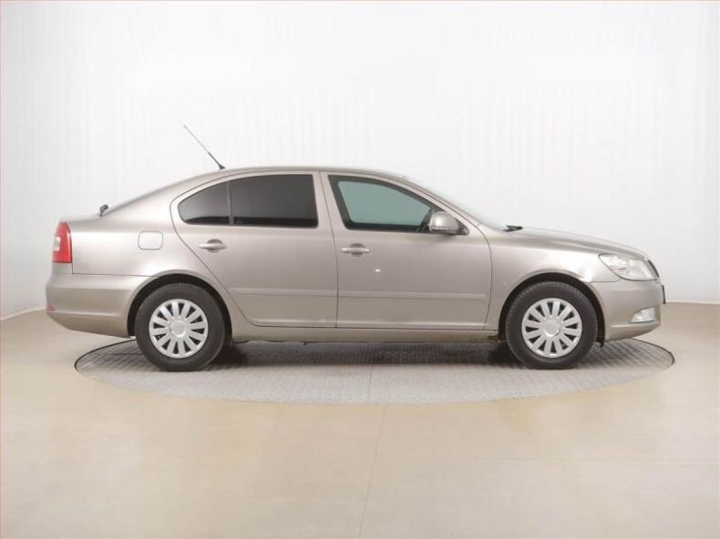 Škoda Octavia - hlavní fotka