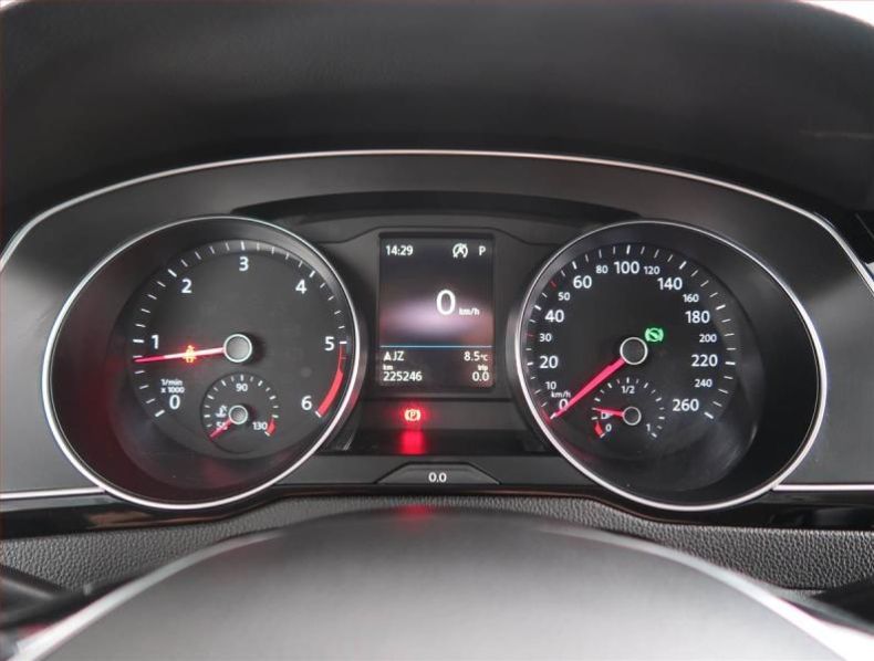 Volkswagen Passat - hlavní fotka