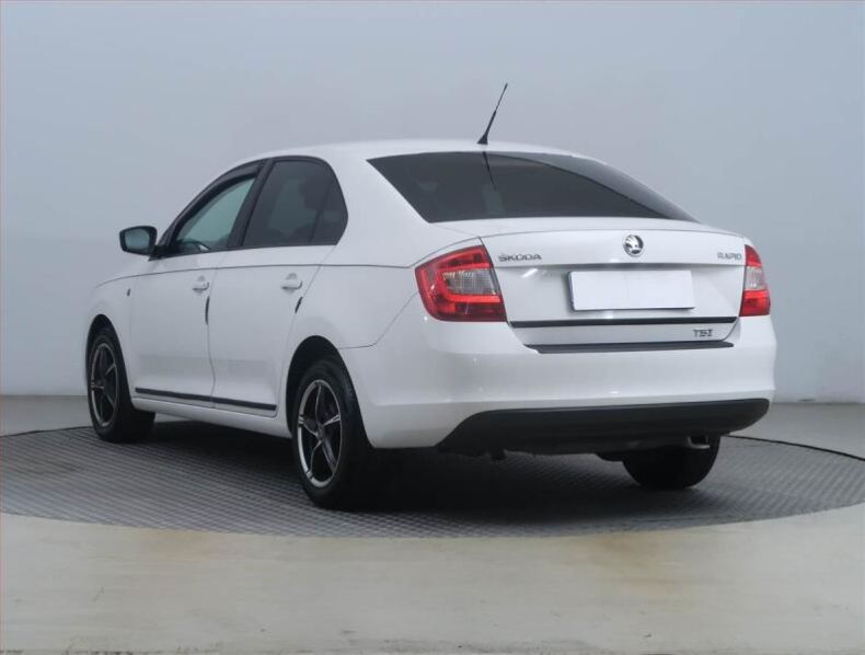 Škoda Rapid - hlavní fotka