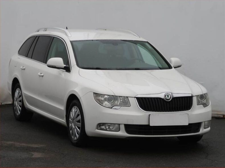 Škoda Superb - hlavní foto