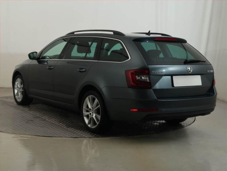 Škoda Octavia - hlavní fotka