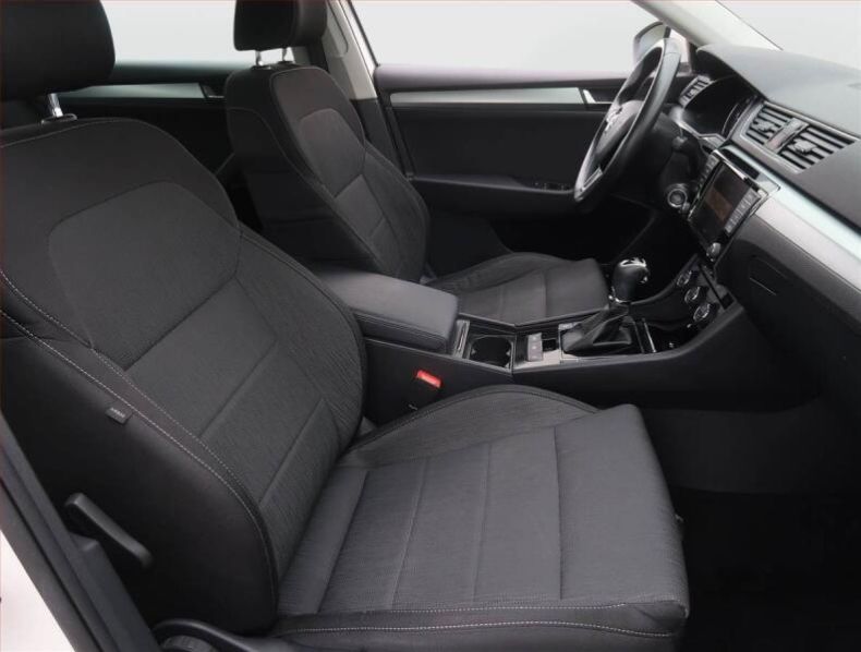 Škoda Superb - hlavní fotka