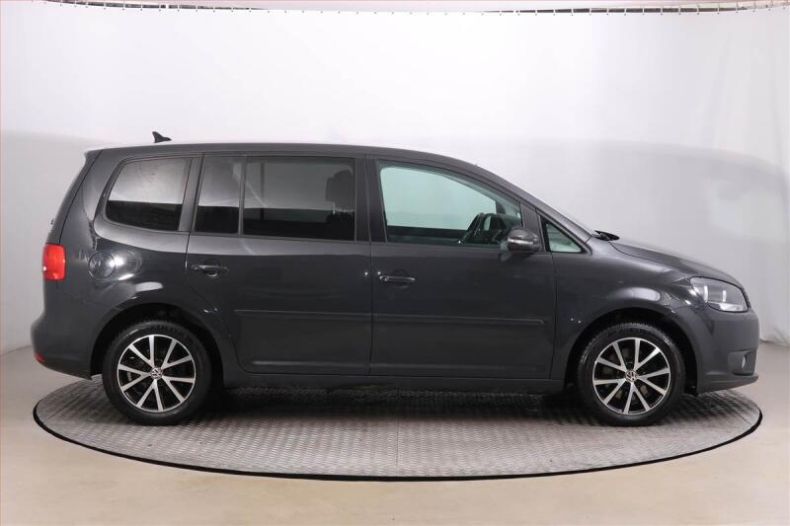 Volkswagen Touran - hlavní fotka