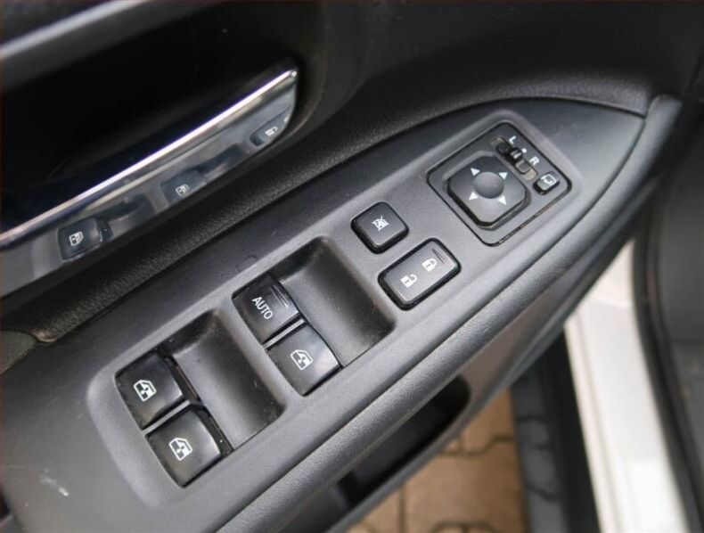 Mitsubishi Outlander - hlavní fotka