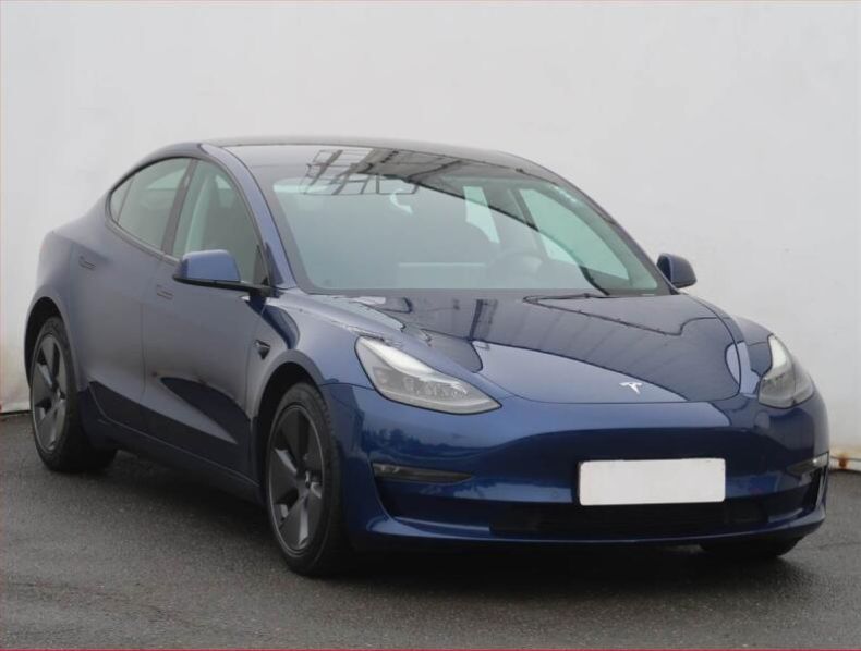 Tesla Model 3 - hlavní foto