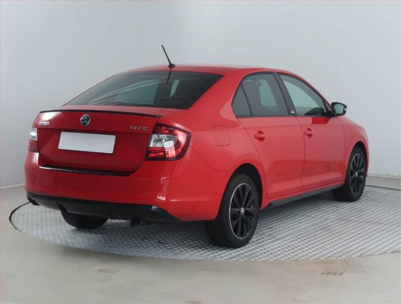 Škoda Rapid - hlavní fotka