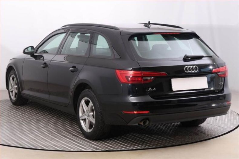 Audi A4 - hlavní fotka