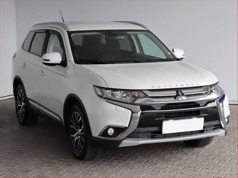 Mitsubishi Outlander - hlavní foto
