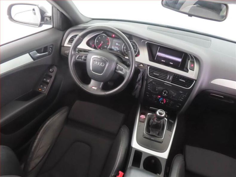 Audi A4 - hlavní fotka