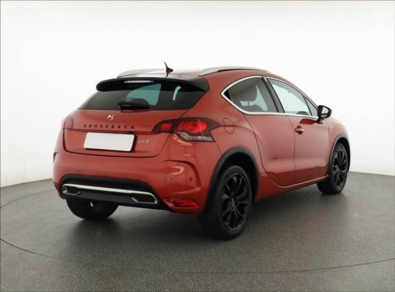 DS Automobiles DS4 - hlavní fotka