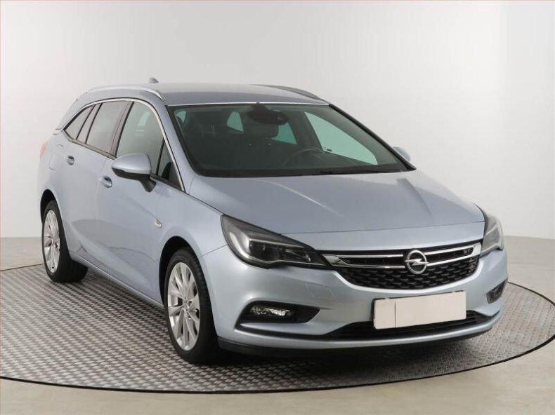 Opel Astra - hlavní foto