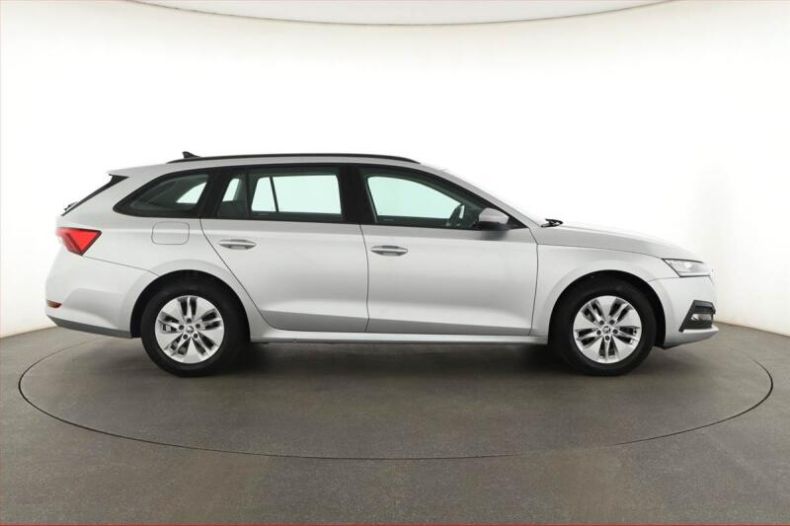 Škoda Octavia - hlavní fotka