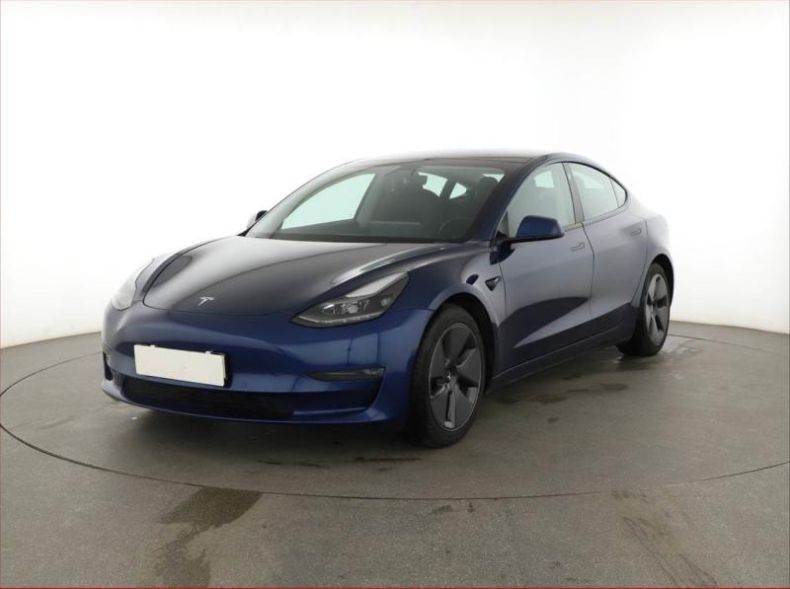 Tesla Model 3 - hlavní fotka