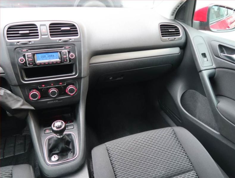 Volkswagen Golf - hlavní fotka