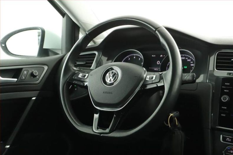 Volkswagen Golf - hlavní fotka