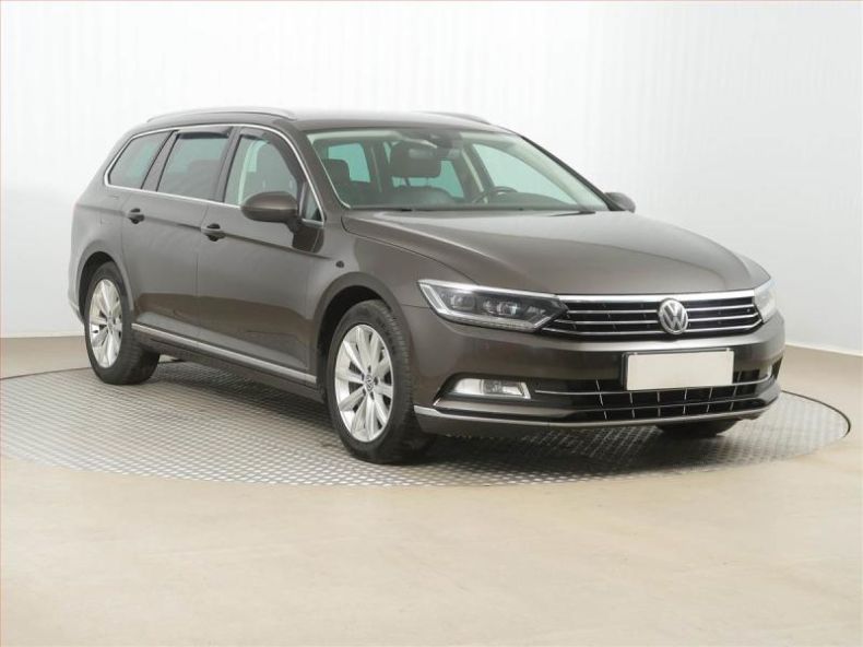 Volkswagen Passat - hlavní foto