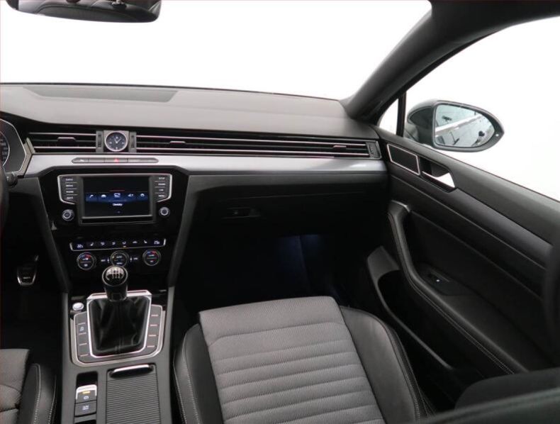 Volkswagen Passat - hlavní fotka