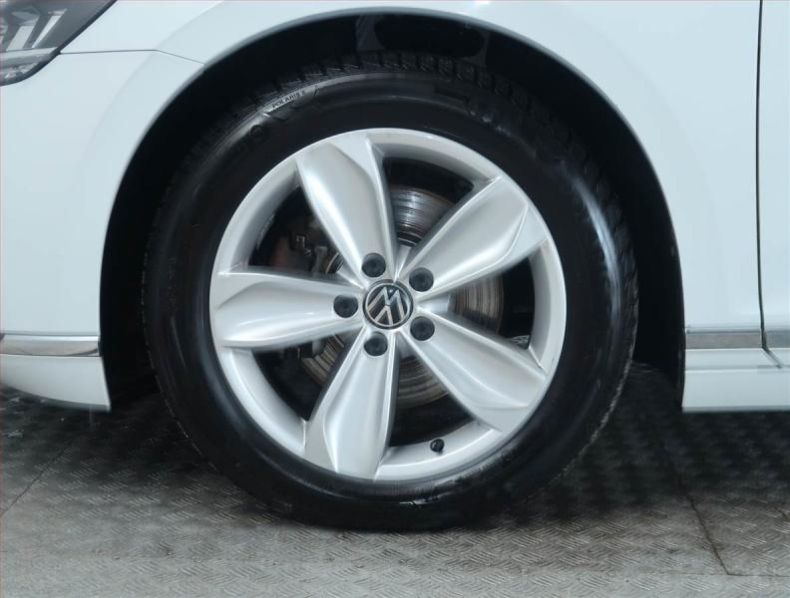 Volkswagen Passat - hlavní fotka