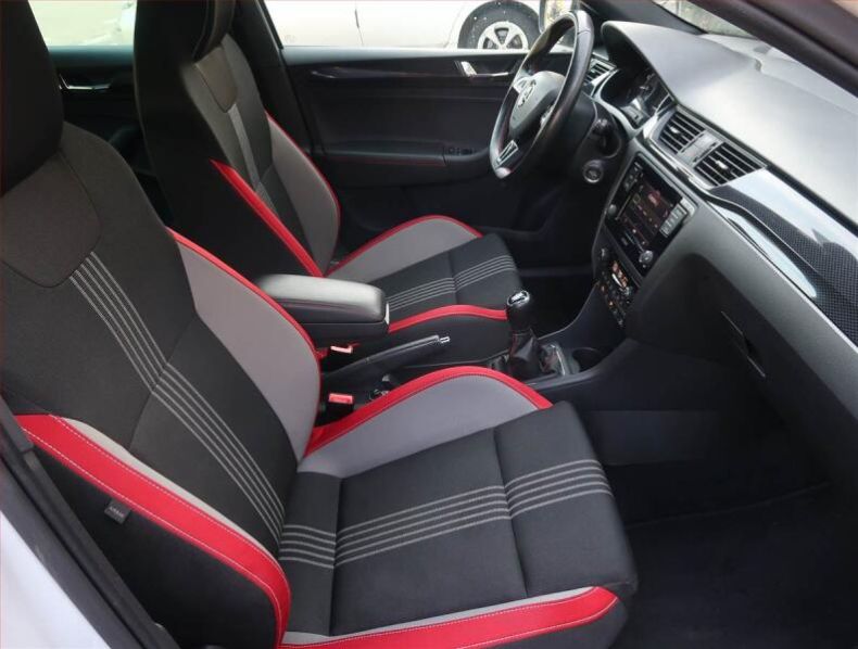 Škoda Rapid - hlavní fotka