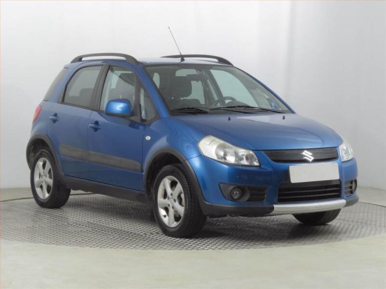 Suzuki SX4 - hlavní foto