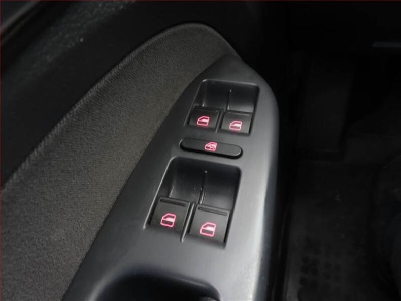 Volkswagen Touran - hlavní fotka