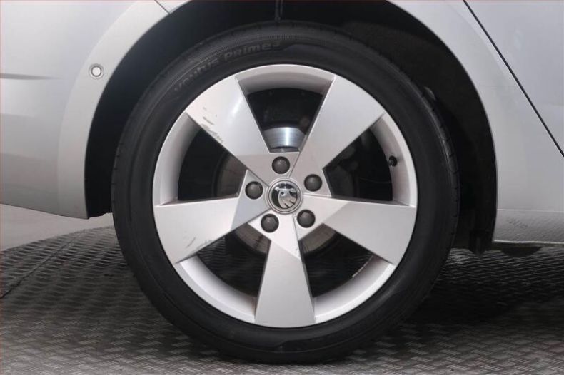 Škoda Octavia - hlavní fotka