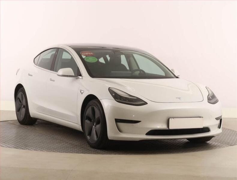 Tesla Model 3 - hlavní fotka inzerátu
