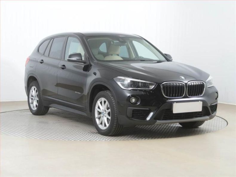 BMW X1 - hlavní foto