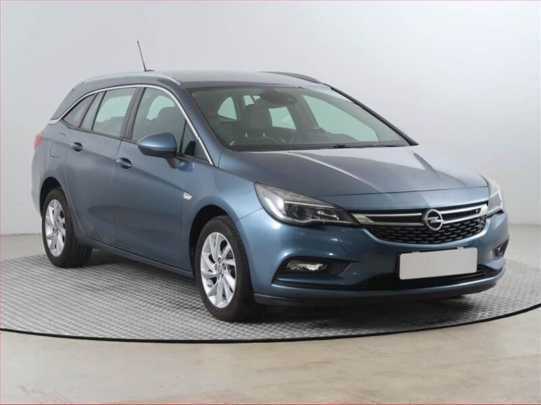 Opel Astra - hlavní foto