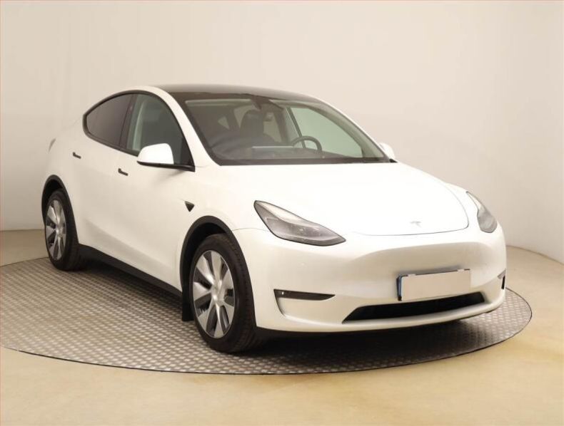 Tesla Model Y - hlavní fotka inzerátu