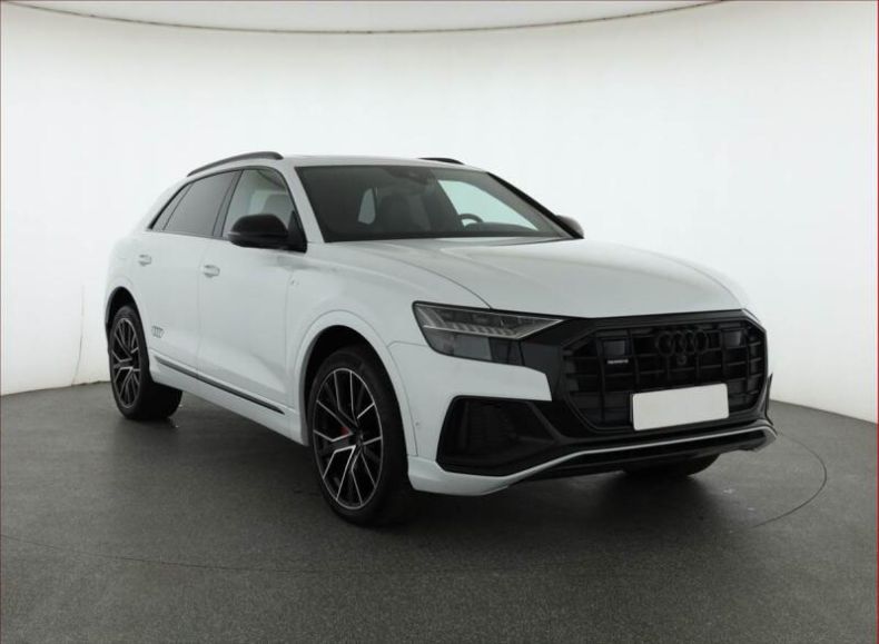 Audi Q8 - hlavní foto