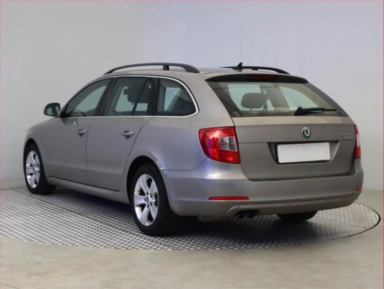 Škoda Superb - hlavní fotka