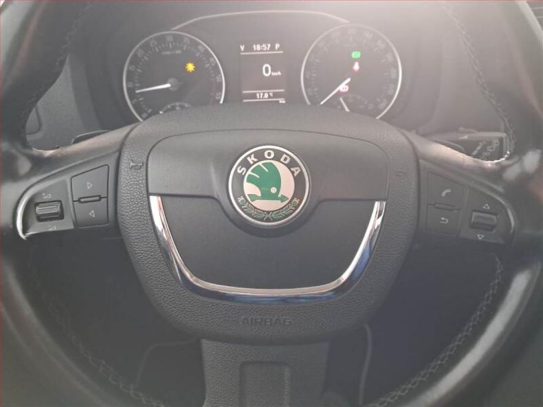 Škoda Octavia - hlavní fotka