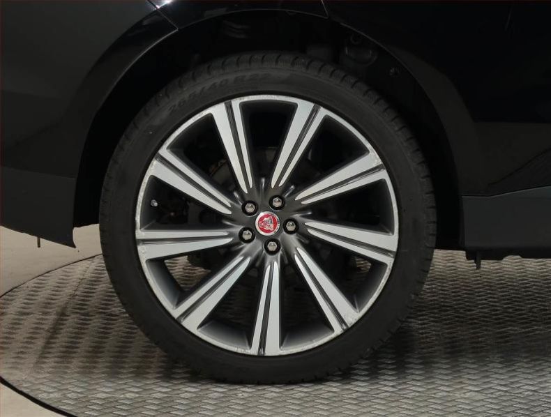 Jaguar F-Pace - hlavní fotka