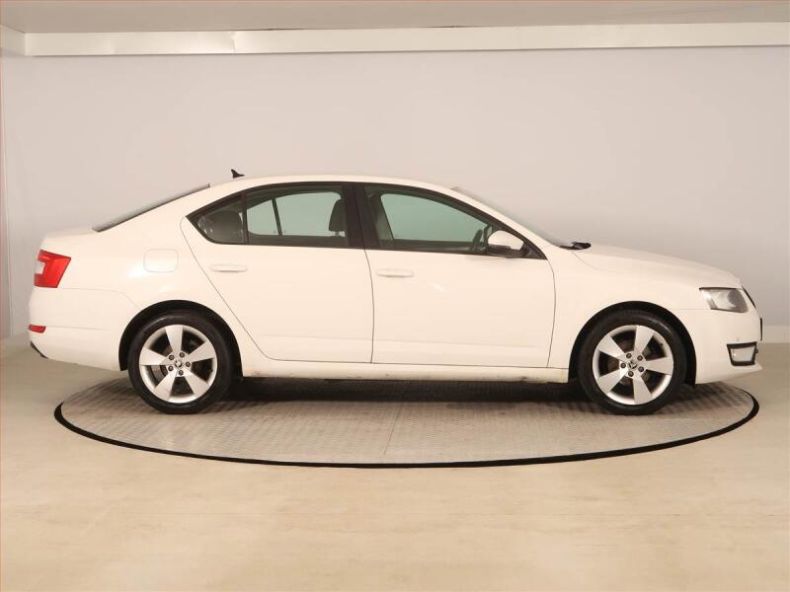 Škoda Octavia - hlavní fotka