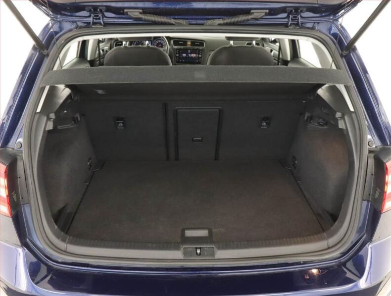 Volkswagen Golf - hlavní fotka