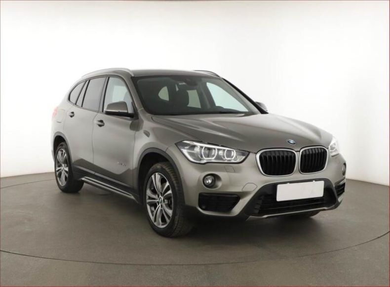 BMW X1 - hlavní foto