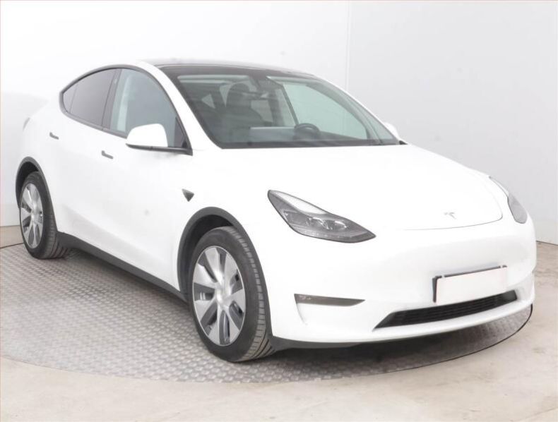 Tesla Model Y - hlavní fotka inzerátu