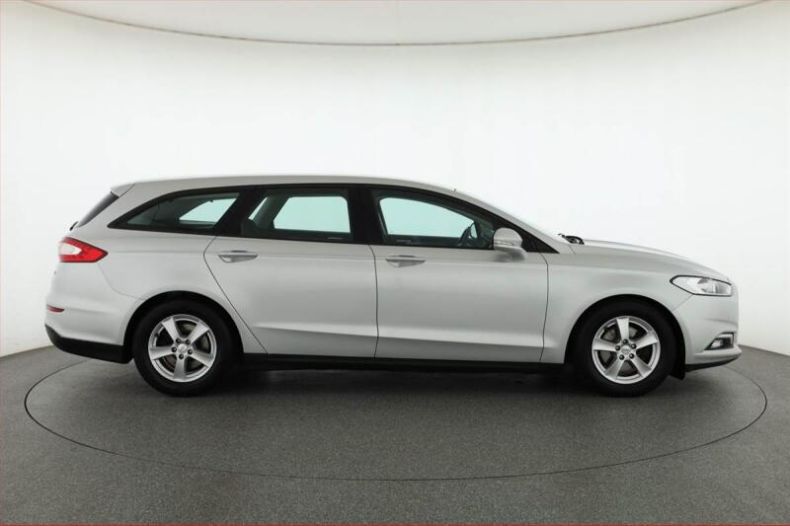 Ford Mondeo - hlavní fotka