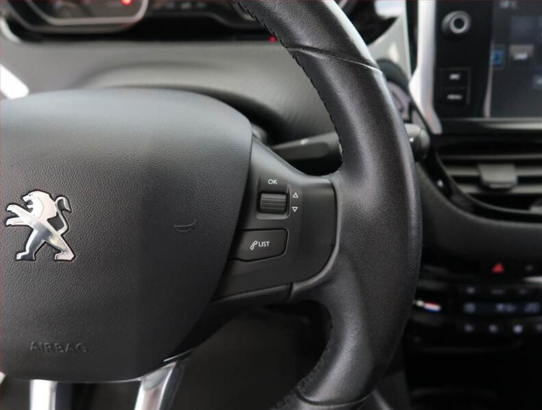 Peugeot 2008 - hlavní fotka
