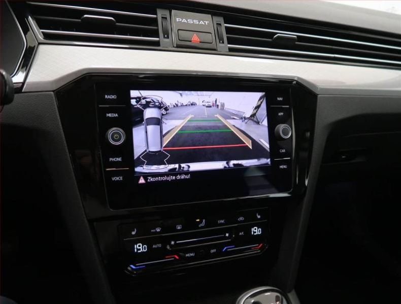 Volkswagen Passat - hlavní fotka