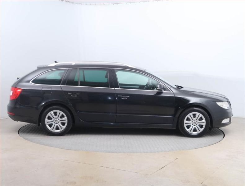 Škoda Superb - hlavní fotka