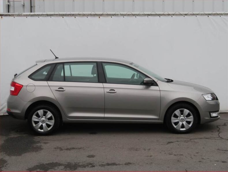 Škoda Rapid - hlavní fotka