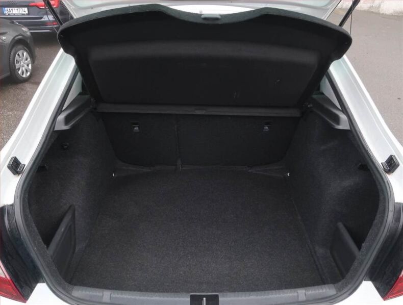 Škoda Rapid - hlavní fotka