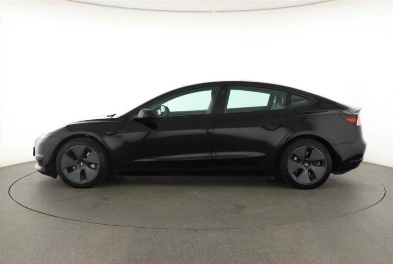 Tesla Model 3 - hlavní fotka