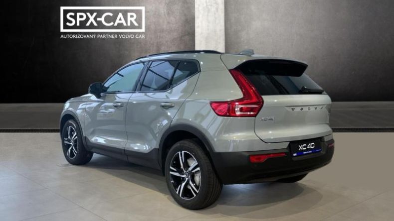 Volvo XC40 - hlavní foto