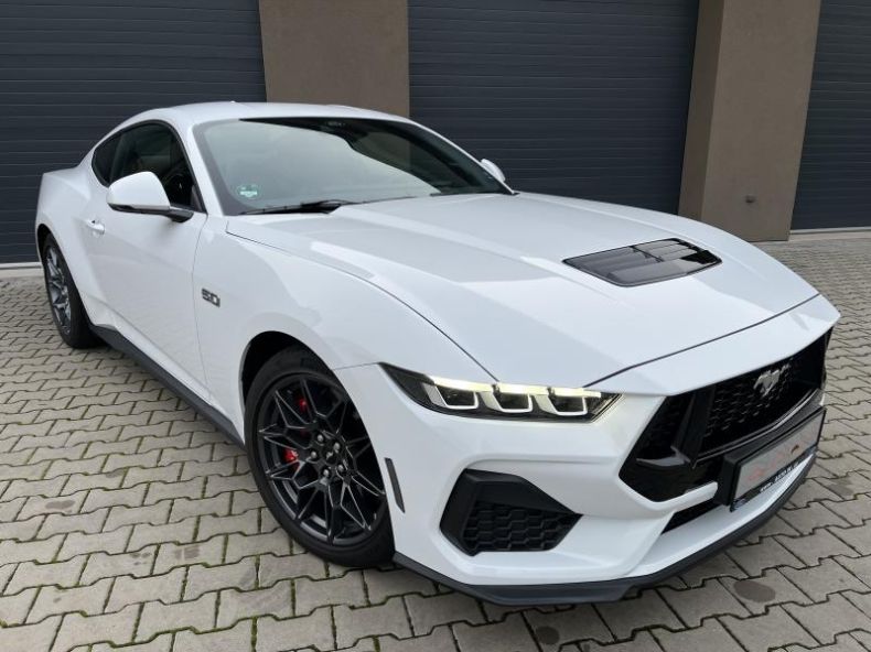 Ford Mustang - hlavní foto