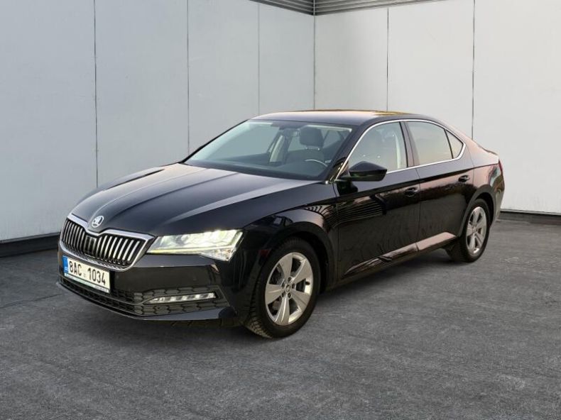 Škoda Superb - hlavní foto