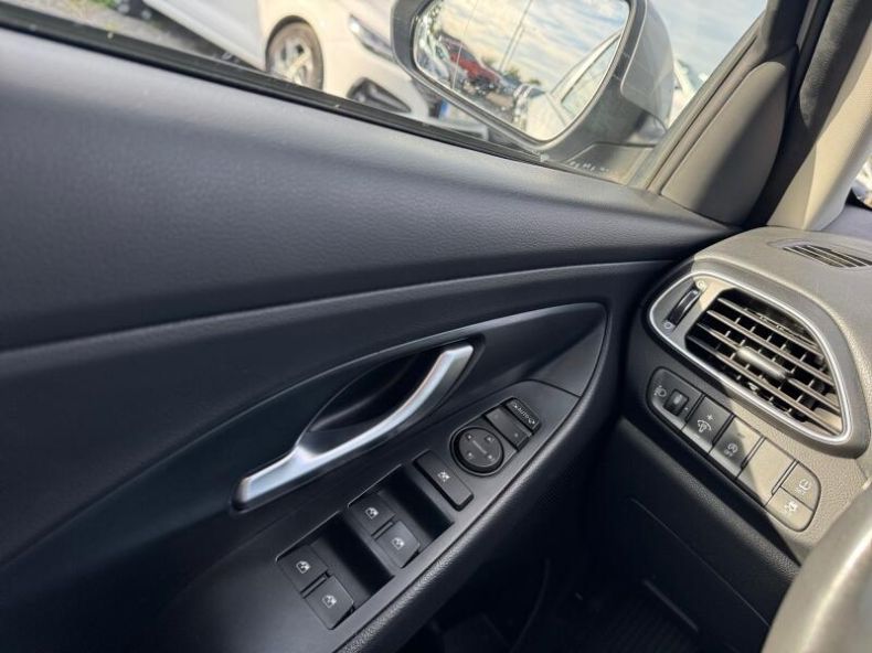 Hyundai i30 - hlavní fotka