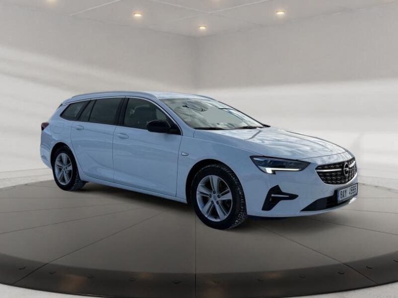 Opel Insignia - hlavní fotka